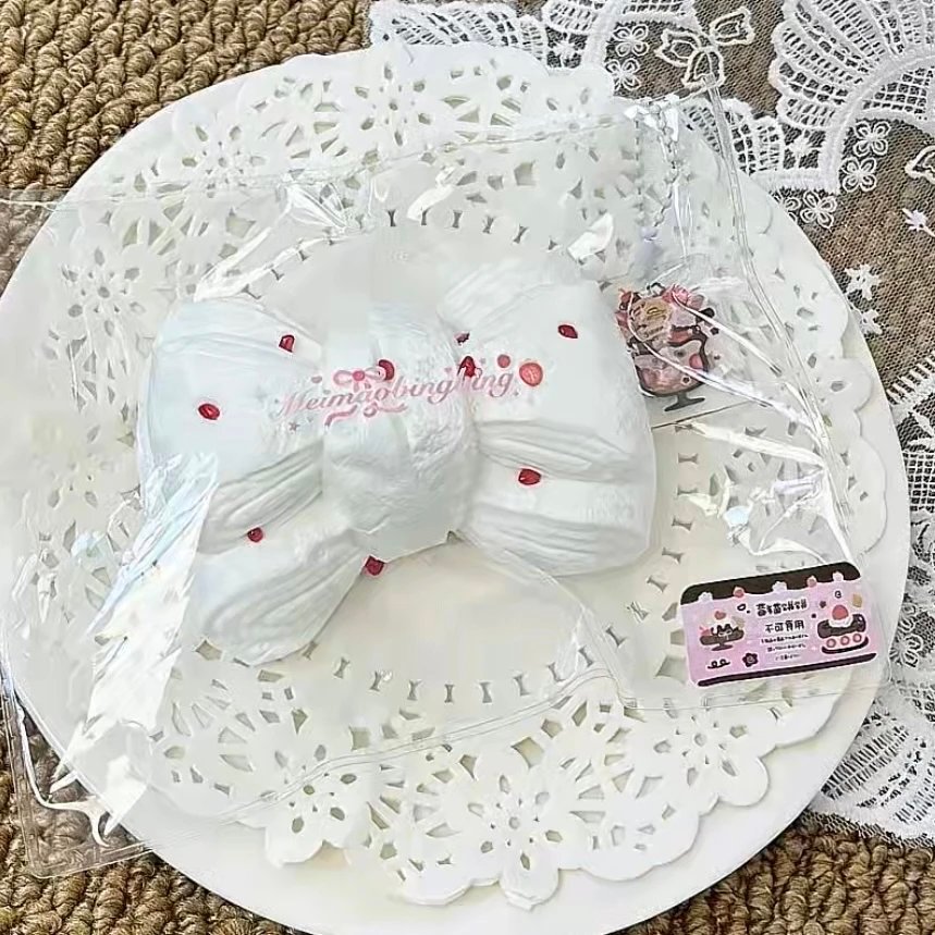 75021 Berry Cat Bakery Bow (Soft Cheese Clay Texture Series) / 莓猫饼饼 リボン (ソフトチーズクレイ触感シリーズ)