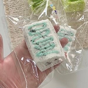 228005 Chemmy Matcha Flower Roll (Sticky Rice Cake Clay Texture Series) / 吃米Chemmy 抹茶花卷 (糍粑泥触感系列)