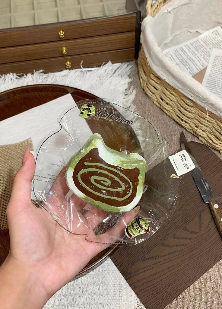 157017 Da Mianao Matcha Chocolate Cat / Da棉袄 抹茶チョコねこ