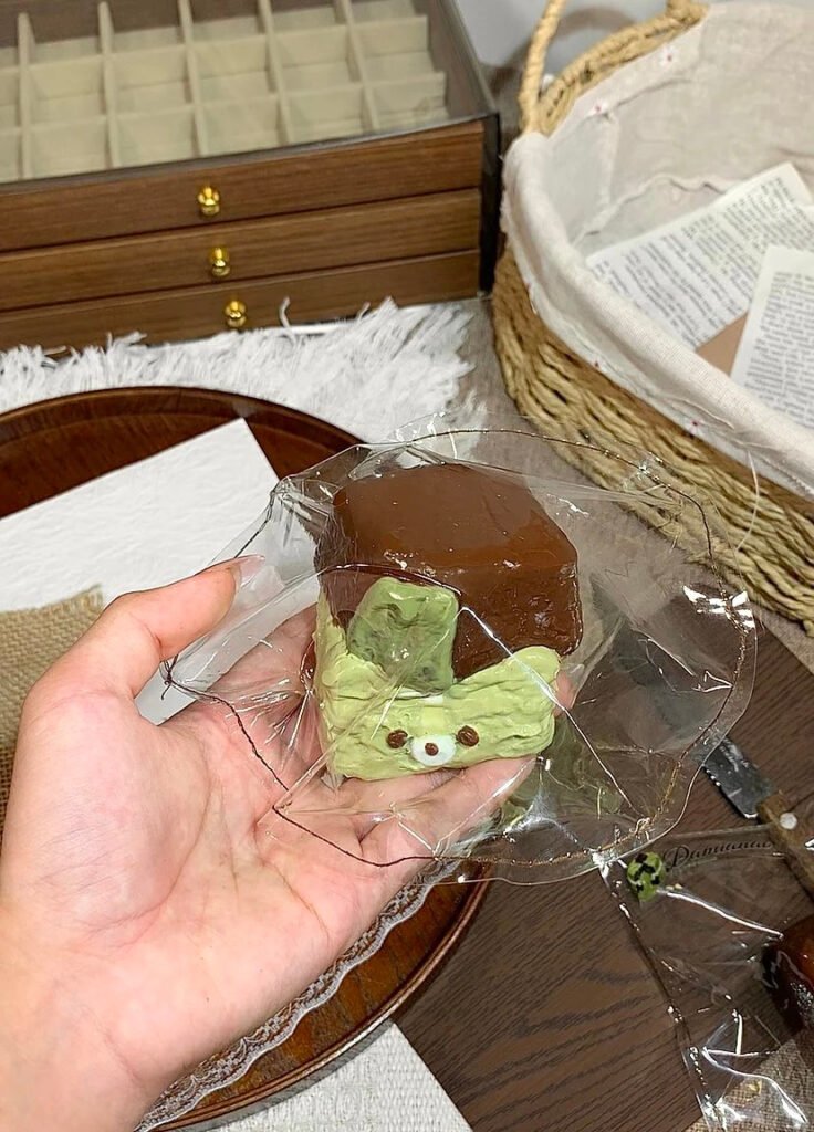 157020 Da Mianao Matcha Yogurt Chocolate Bear / Da棉袄 抹茶ヨーグルトチョコくま