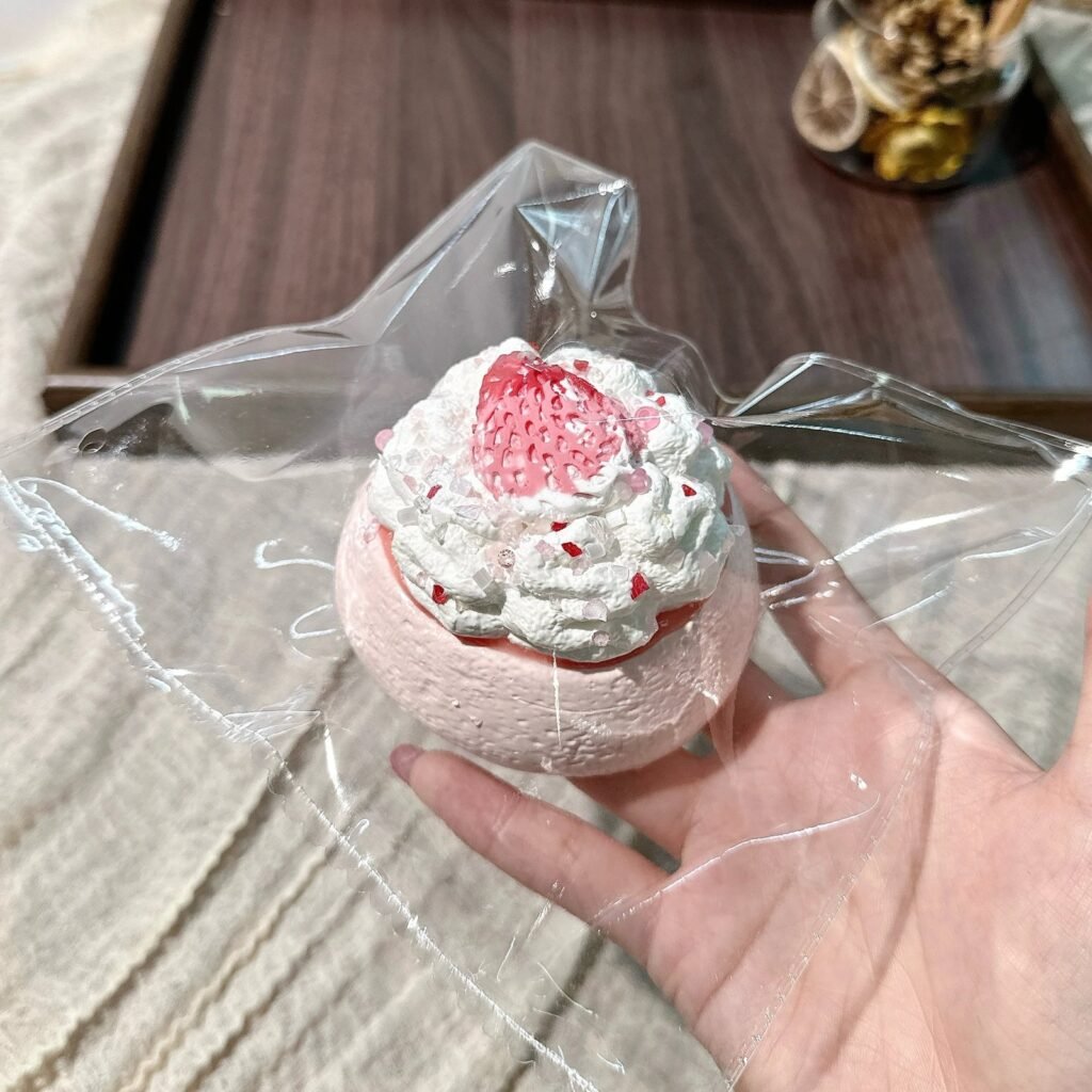 268 DAMI Strawberry Pudding Tart (Latex Soft Texture Series) / DAMI捏捏 草莓布丁塔（乳膏触感系列）