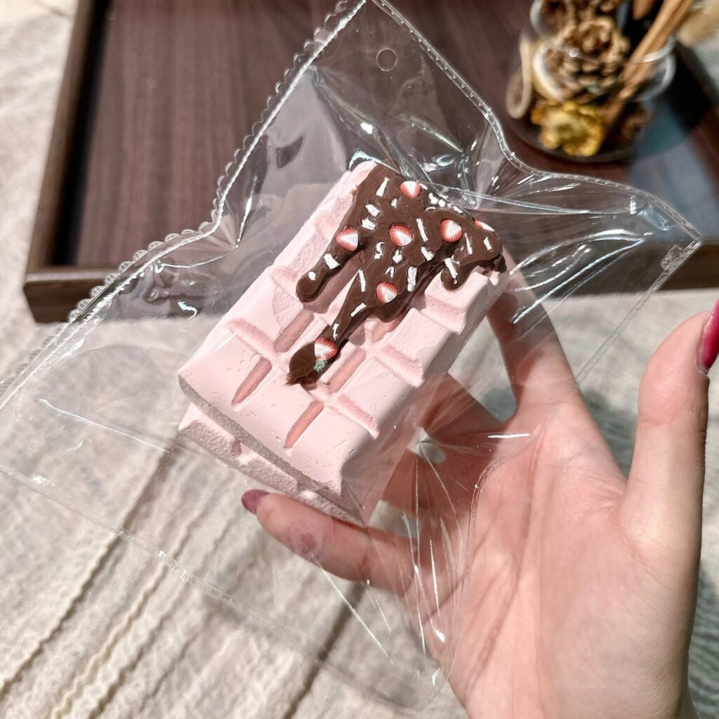272 DAMI Berry Chocolate Double-Layer (Light Cream Texture Series) / DAMI捏捏 莓巧双层(轻奶油触感系列)