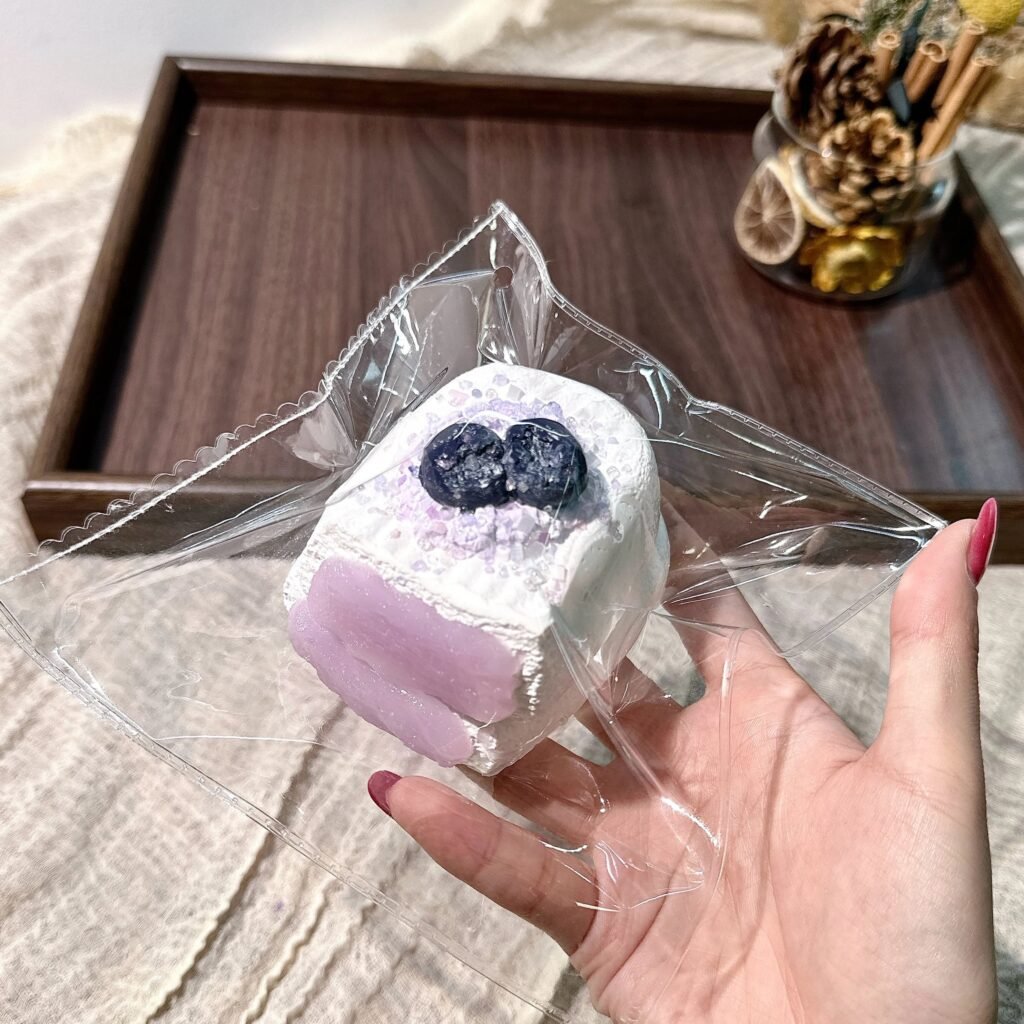 281 DAMI Blueberry Double-Layer Chocolate Bar (Latex Soft Texture Series) / DAMI捏捏 蓝莓双层巧克力块（乳膏触感系列）