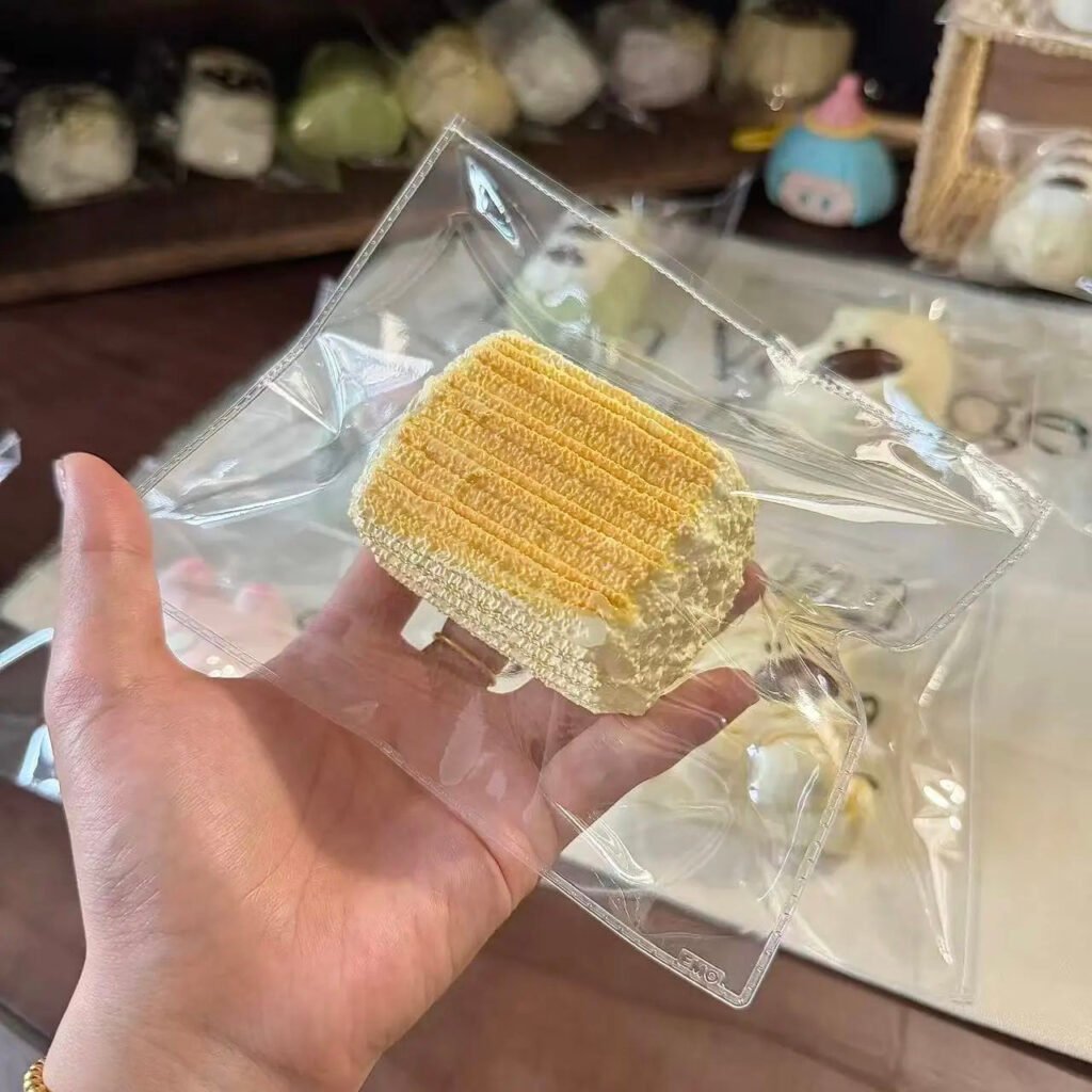 323046 Emo Studio Pull-Apart Bread (Baked Thick Milk Clay Texture Series) / Emo Studio ちぎりパン (オーブン濃厚ミルククレイ触感シリーズ)