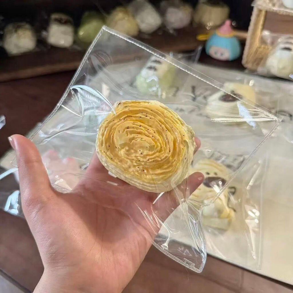 323047 Emo Studio Pastry Swiss Roll (Baked Thick Milk Clay Texture Series) / Emo Studio パイ生地ロールケーキ (オーブン濃厚ミルククレイ触感シリーズ)