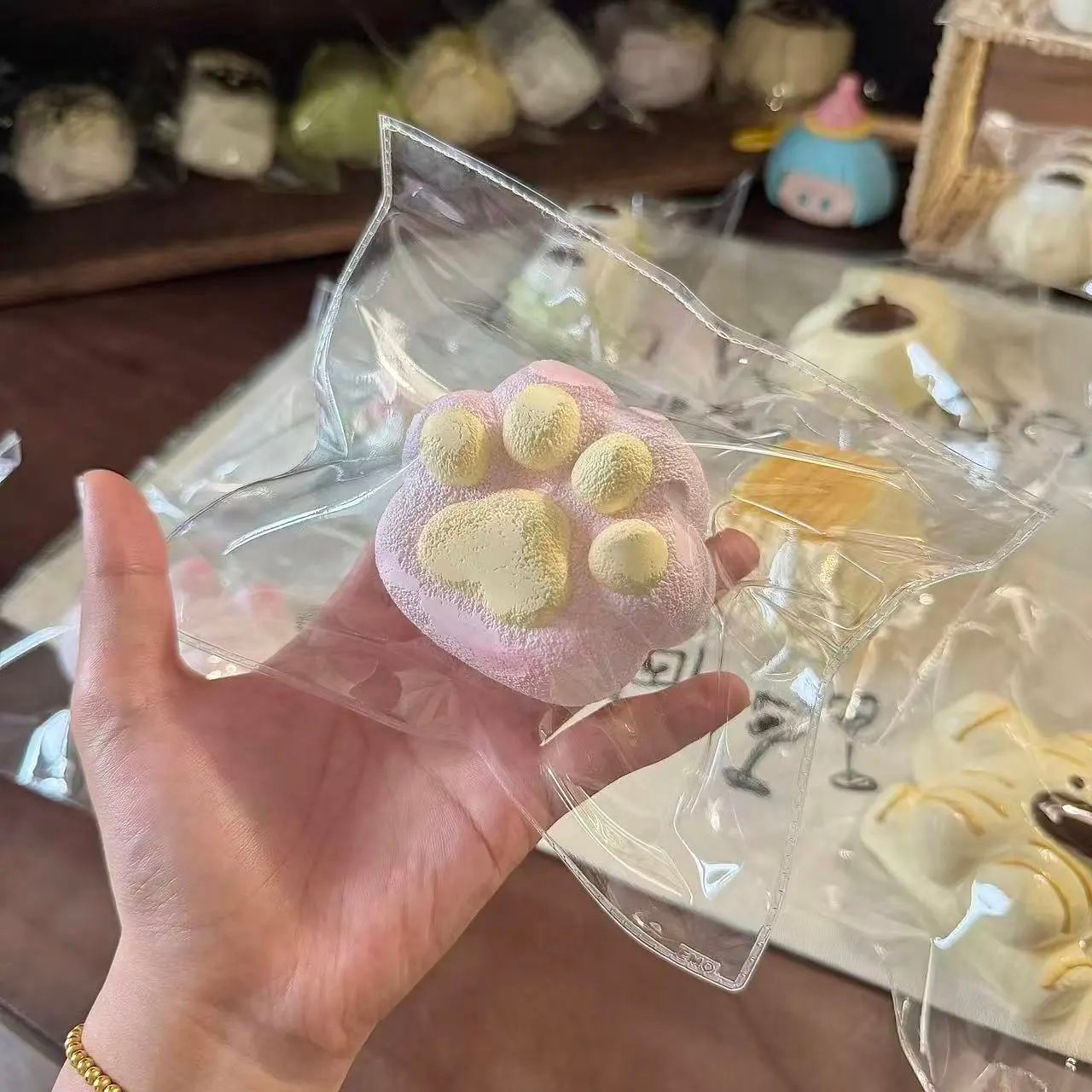 323048 Emo Studio Berry Cat Paw (Baked Thick Milk Clay Texture Series) / Emo Studio ベリーねこ肉球 (オーブン濃厚ミルククレイ触感シリーズ)