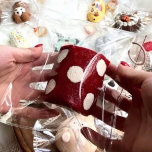 232002 Happy Hadou Red Velvet Polka Dot Roll (Light Cream Texture Series) / Happy哈兜 红丝绒波点卷卷 (轻奶油触感系列)
