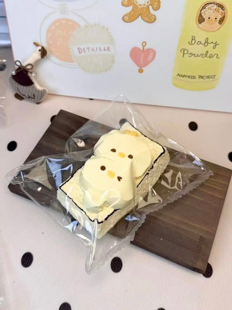 21029 Heqiqi Chick Long Toast (Soft Cream Clay Texture Series) / 禾七七 ひよこのロングトースト (ソフトクリームクレイ触感シリーズ)
