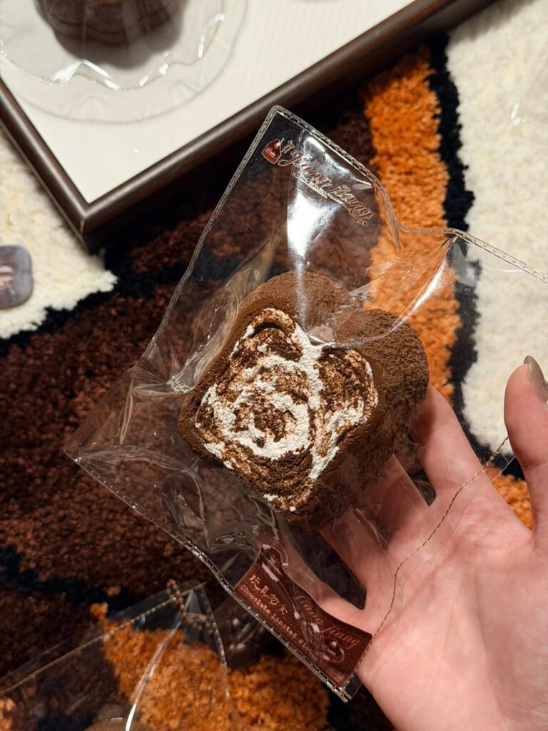326008 Jiangjiang Nama Chocolate Butt-Shaped Mille Crepe (Mochi Cream Texture Series) / Jiangjiang 生チョコおしりミルクレープ (もちもちクリーム触感シリーズ)