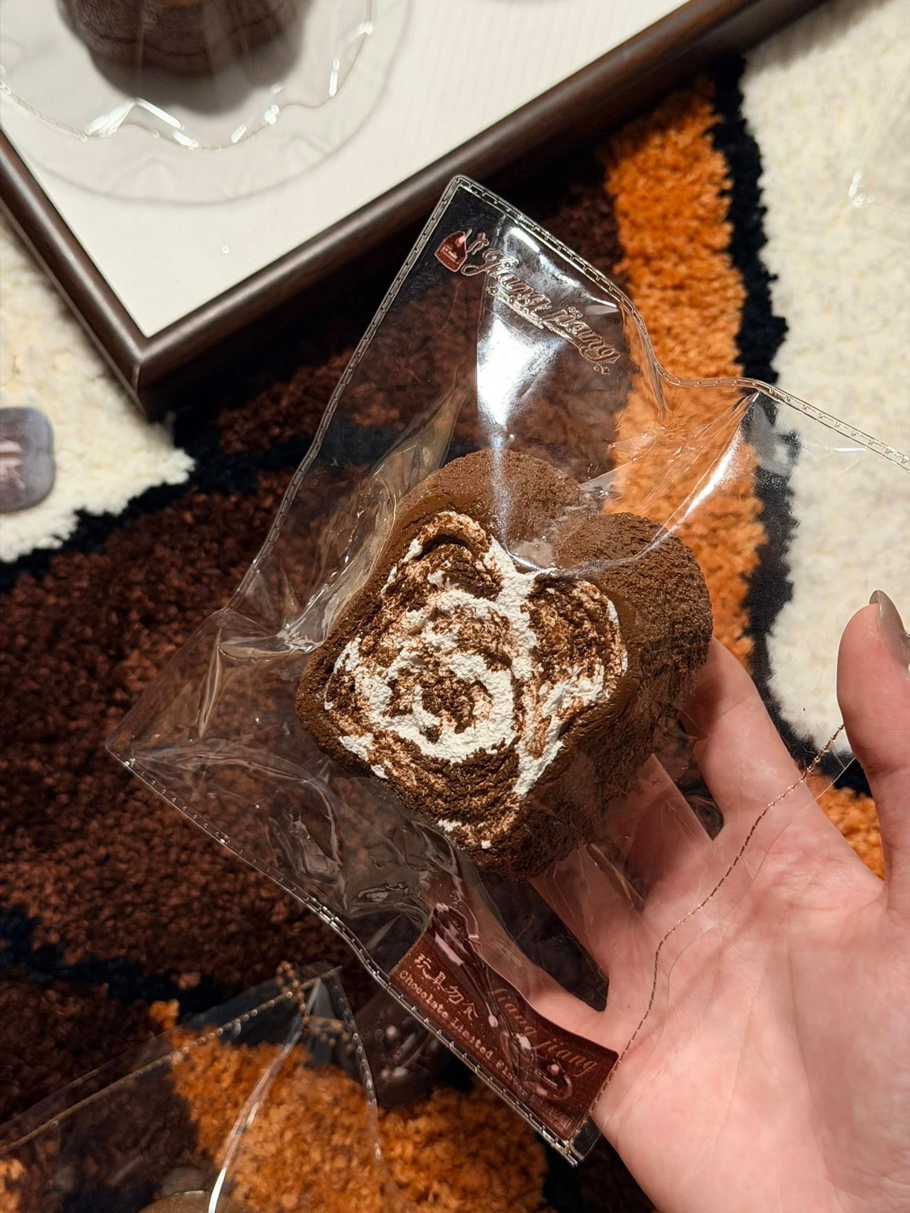 326008 Jiangjiang Nama Chocolate Butt-Shaped Mille Crepe (Mochi Cream Texture Series) / Jiangjiang 生チョコおしりミルクレープ (もちもちクリーム触感シリーズ)