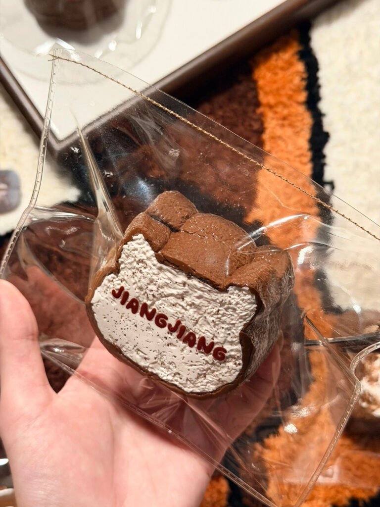 326009 Jiangjiang Chocolate Cat Face (Mochi Cream Texture Series) / Jiangjiang チョコレートねこフェイス (もちもちクリーム触感シリーズ)