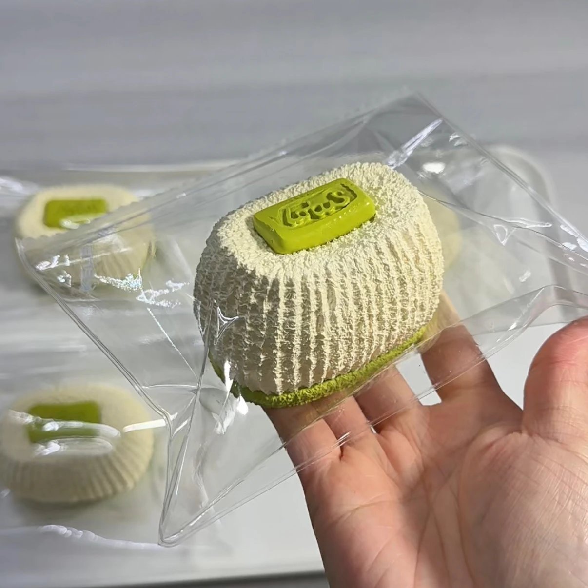 242007 Kele Miao Squishy Matcha Cake (Light Fluffy Cream Clay Texture Series) / 可乐妙 抹茶蛋糕?微蓬松乳膏触感系列?