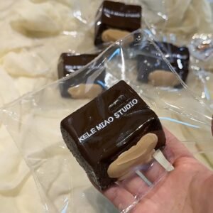 242017 Kele Miao Squishy Filled Chocolate Pie / 可乐妙 夹心巧克力派