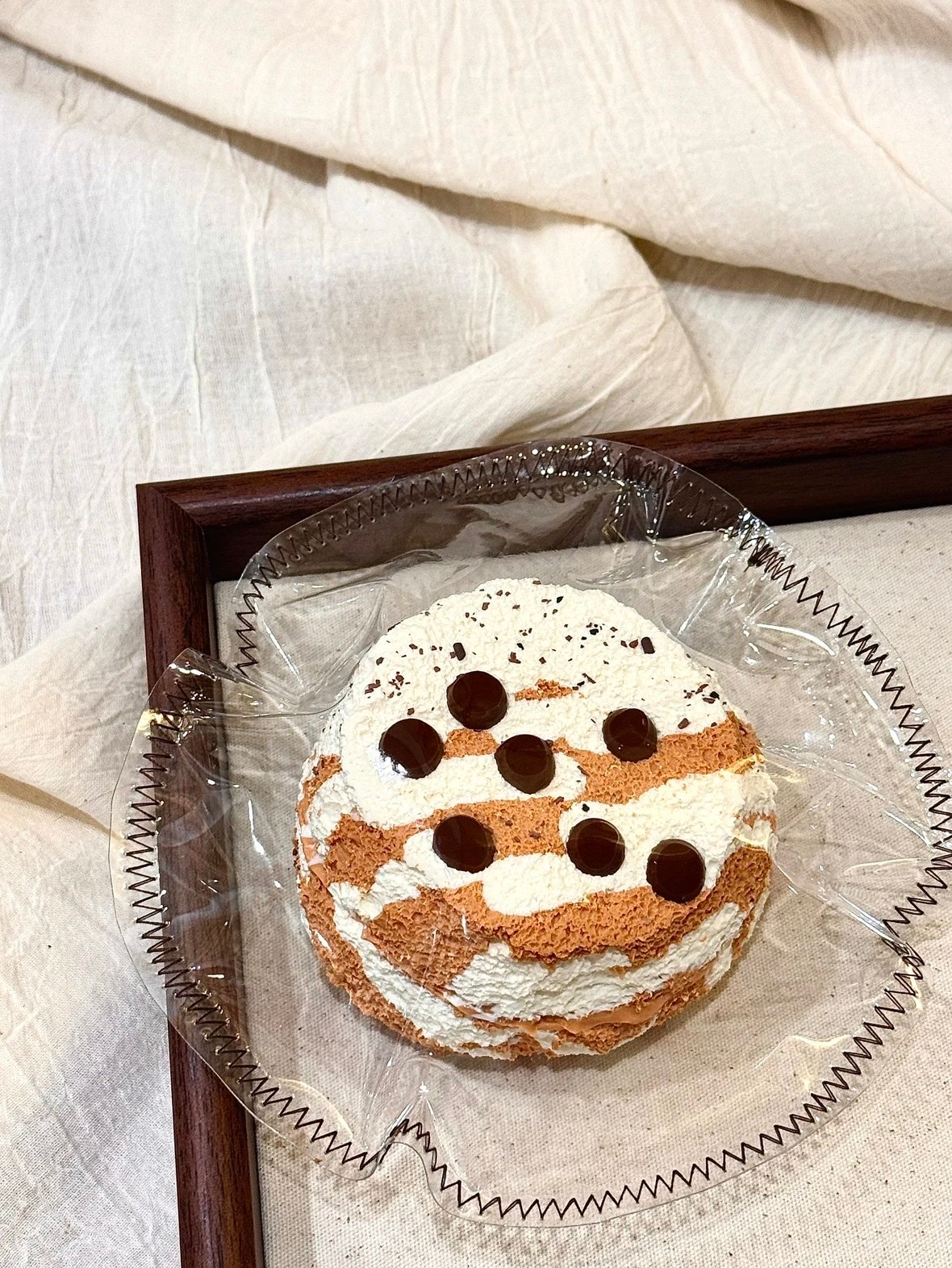 99003 Lady Deng Thai Milk Tea Double-Layer Round Toast (Dry Cream Texture Series) / Lady Deng タイミルクティー二層丸トースト (ドライクリーム触感シリーズ)