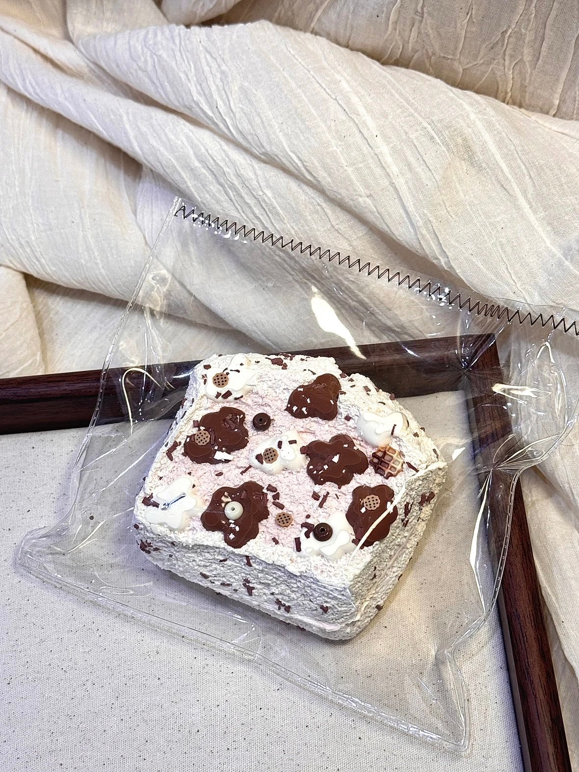 99005 Lady Deng Pink Mist Cow Double-Layer Large Toast (Dry Cream Texture Series) / Lady Deng ピンクミスト牛二層ラージトースト (ドライクリーム触感シリーズ)