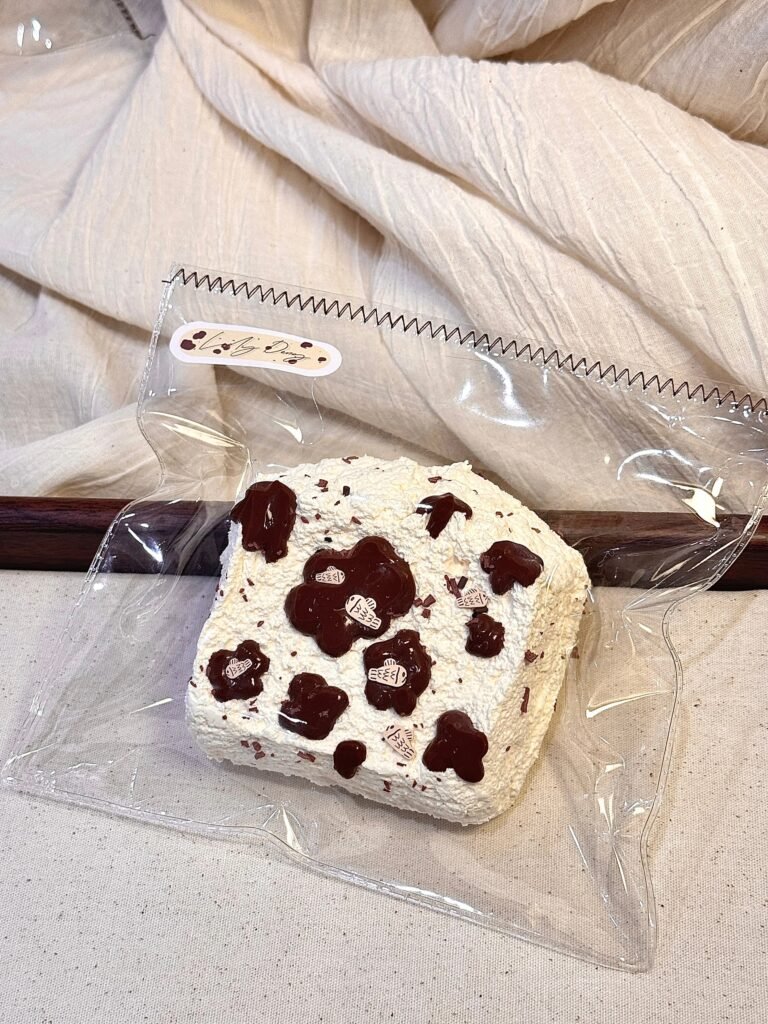 99006 Lady Deng Western Cow Double-Layer Large Toast (Dry Cream Texture Series) / Lady Deng ウエスタン牛二層ラージトースト (ドライクリーム触感シリーズ)