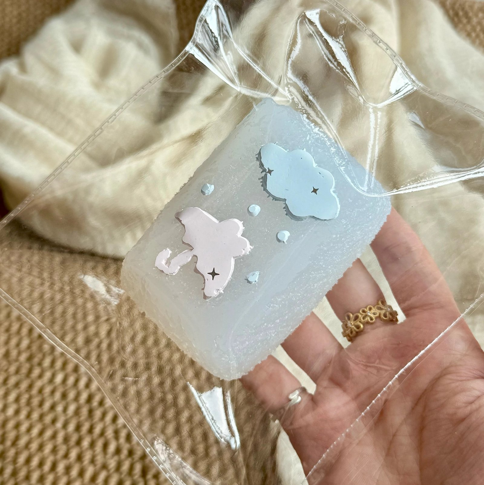 273020 Little Yellow Flower Story Umbrella Short Toast (Face Cream Clay Texture Series) / 故事里的小黄花 雨伞短吐司(面霜泥触感系列)