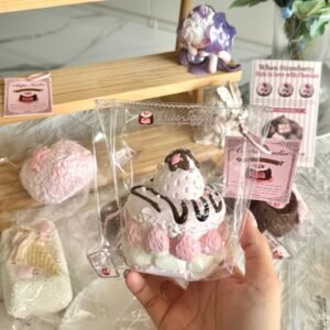 264001 Momo Loves Fries Nie Strawberry Macaron (Sticky Cream Texture Series) / momo爱吃薯条捏 草莓马卡龙 (黏糊奶油触感系列)