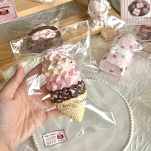 264004 Momo Loves Fries Nie Berry Chocolate Ice Cream (Sticky Cream Texture Series) / momo爱吃薯条捏 莓巧冰淇淋 (黏糊奶油触感系列)