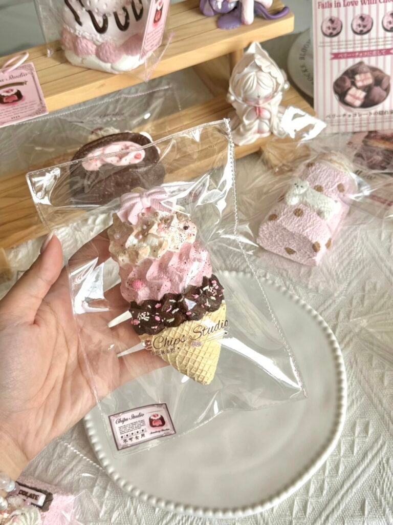 264004 Momo Loves Fries Nie Berry Chocolate Ice Cream (Sticky Cream Texture Series) / momo爱吃薯条捏 莓巧冰淇淋 (黏糊奶油触感系列)