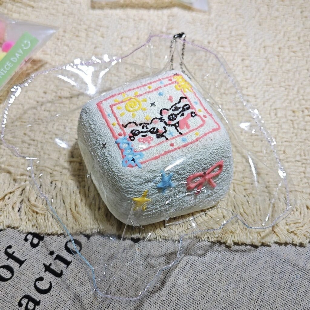132015 Mango Nienie Best Friends Kitten Photo Square Toast / mango捏捏 仲良しねこ写真の角型トースト