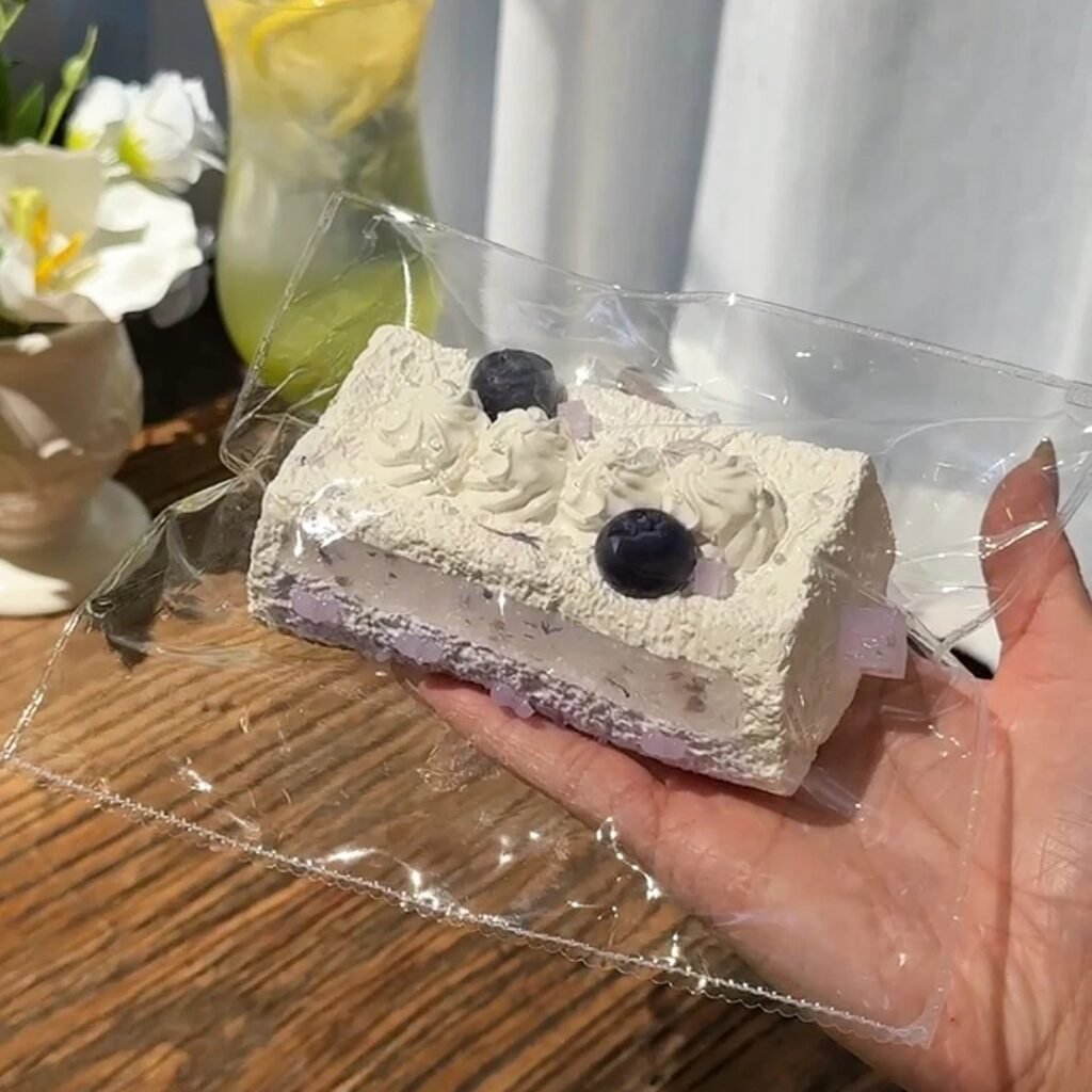 838 MOKK Blueberry Cream Long Toast (Cream Clay Texture Series) / 抹可可 ブルーベリークリームのロングトースト (クリームクレイ触感シリーズ)