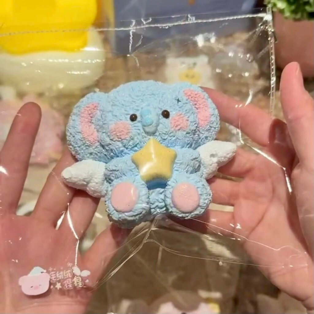 322000 Fluffy Nienie Little Elephant Lulu (Cheese Clay Texture Series) / 毛绒绒捏捏 子ぞうルル (チーズクレイ触感シリーズ)