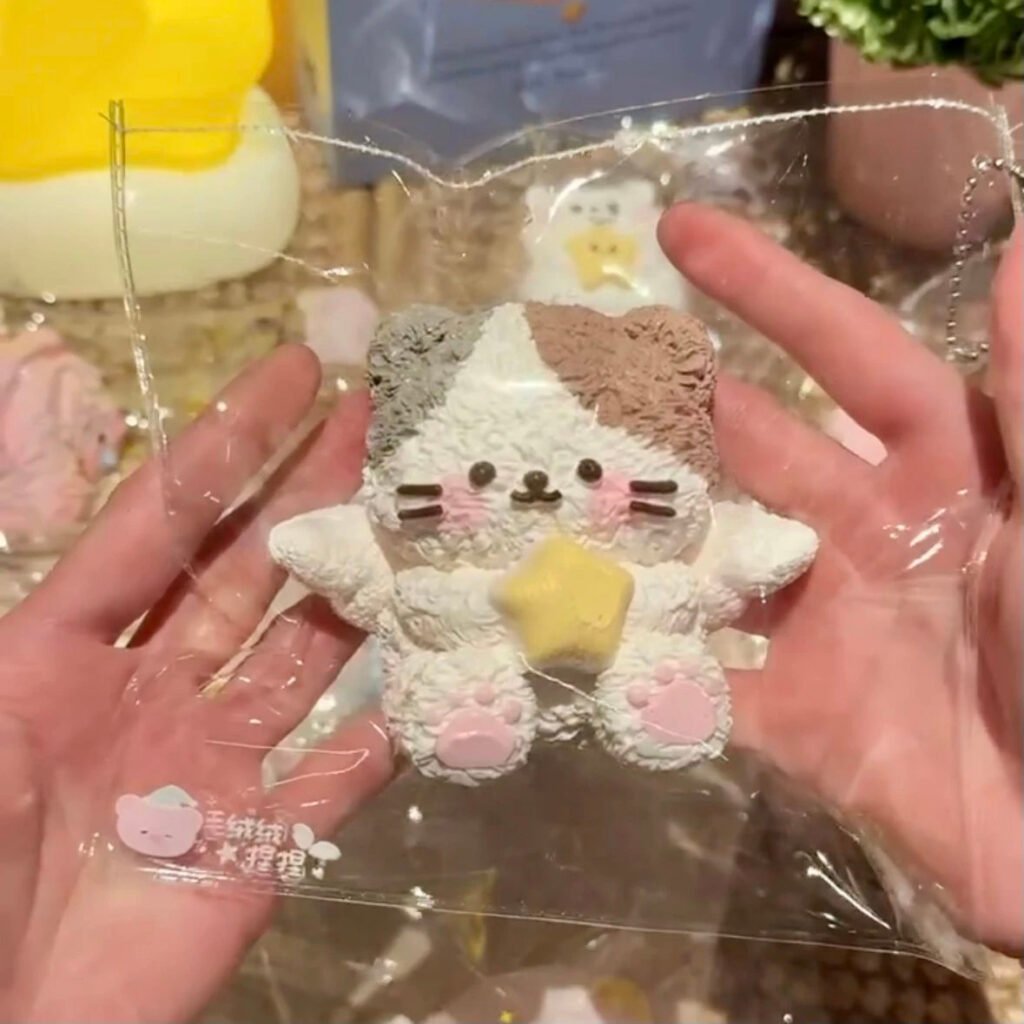 322001 Fluffy Nienie Kitten Huahua (Cheese Clay Texture Series) / 毛绒绒捏捏 子ねこホワホワ (チーズクレイ触感シリーズ)