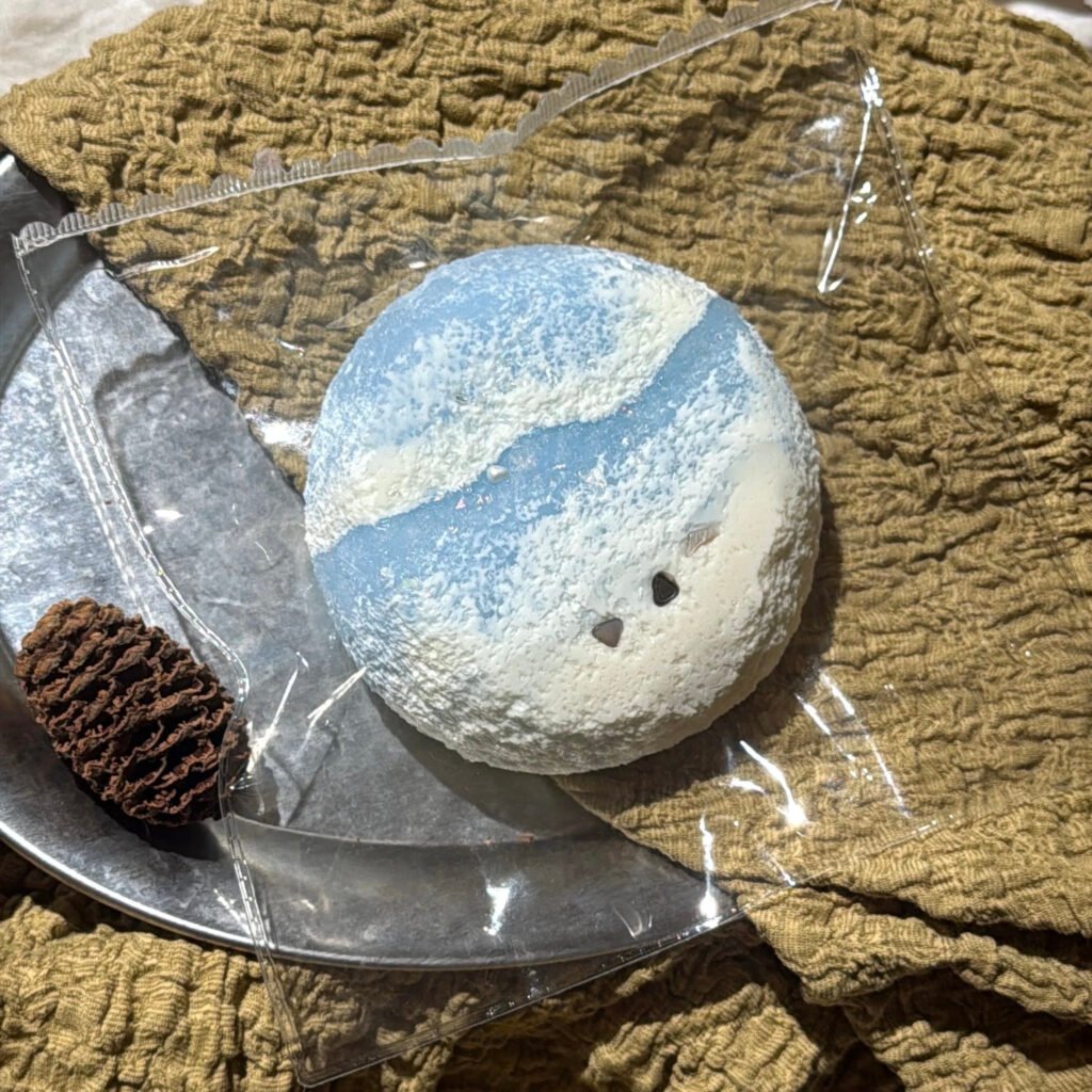 938 NUONUO Frozen Lake Small Round Toast (Cream Clay Texture Series) / NUONUO 氷の湖・小さな丸型トースト (クリームクレイ触感シリーズ)