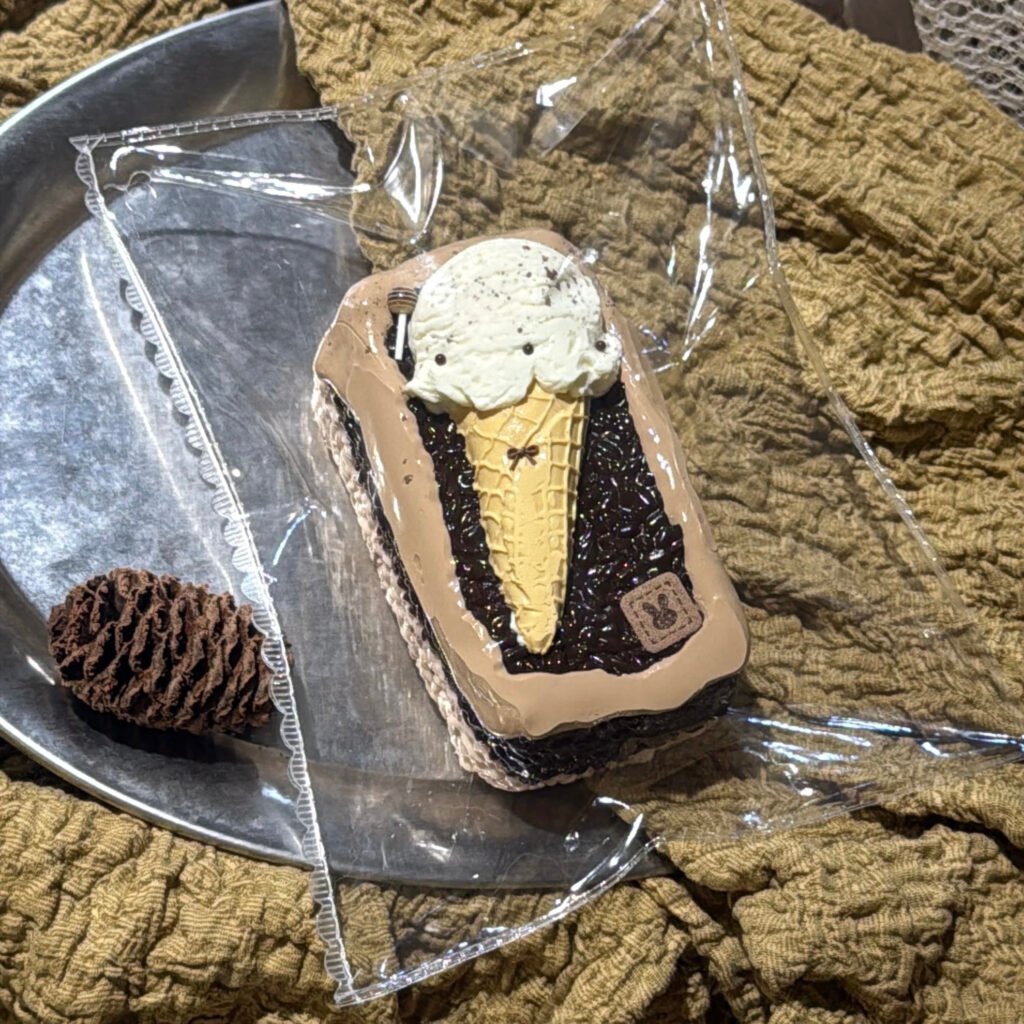 944 NUONUO Ice Cream Cone Long Rice Ball (Mochi Clay Texture Series) / NUONUO アイスクリームコーンのロングおにぎり (もちもちクレイ触感シリーズ)