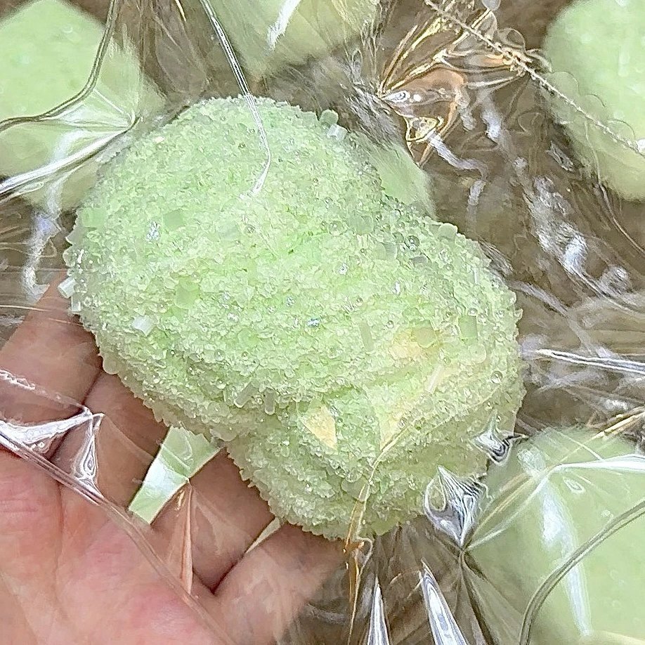 135064 Ohmo Nienie Honeydew Sprinkle Big Twist (Heat Pad Cream Cheese Clay Texture Series) / ohmo捏捏 蜜瓜绿碎碎大麻花 (加热垫干酪泥触感系列)