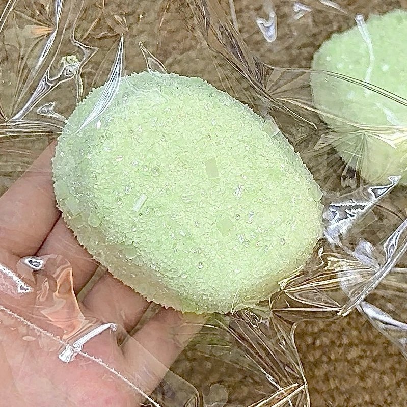 135067 Ohmo Nienie Honeydew Sprinkle Round Senbei (Heat Pad Cream Cheese Clay Texture Series) / ohmo捏捏 蜜瓜绿碎碎圆贝 (加热垫干酪泥触感系列)