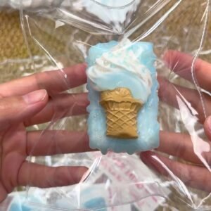 267006 Puffnie Mini Milk Cake Ice Cream (Food-Grade Silicone Texture Series) / Puffnie捏捏 微缩奶糕冰淇淋 (食品级硅胶触感系列)