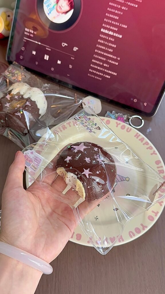 327001 Puppy Party Chocolate Star Pie (Glutinous Rice Clay Blend Texture Series) / 狗派日记 チョコレートスターのパイ (もち米クレイブレンド触感シリーズ)