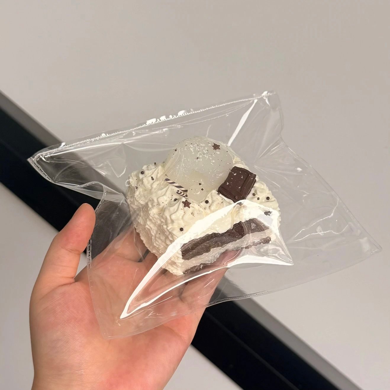 329009 Rubyshop Lychee Chocolate Senbei (Sticky Clay Texture Series) / Rubyshop ライチチョコせんべい (ねっとりクレイ触感シリーズ)