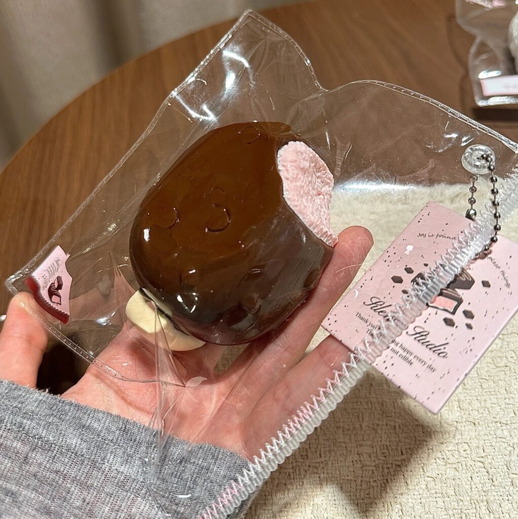 19005 Silence Studio Crispy Filled Ice Cream Bar (Glutinous Rice Clay Texture Series) / Silence Studio クリスピークリーム入りアイスバー (もち米クレイ触感シリーズ)