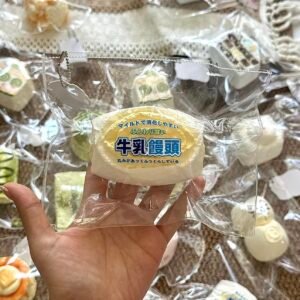 94027 Take It Slow Squishy Milk Blooming Mantou (Fluffy Clay Texture Series) / 你慢慢捏 牛乳开花馒头 (绵绵泥2.0触感系列)