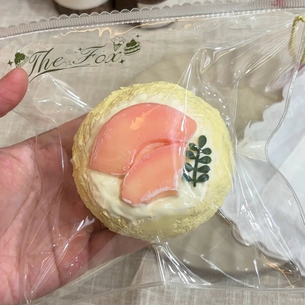 217001 The Fox Nienie Peach Cream Puff (Yogurt Clay Texture Series) / The Fox捏捏 桃子奶油泡芙 (酸奶泥触感系列)