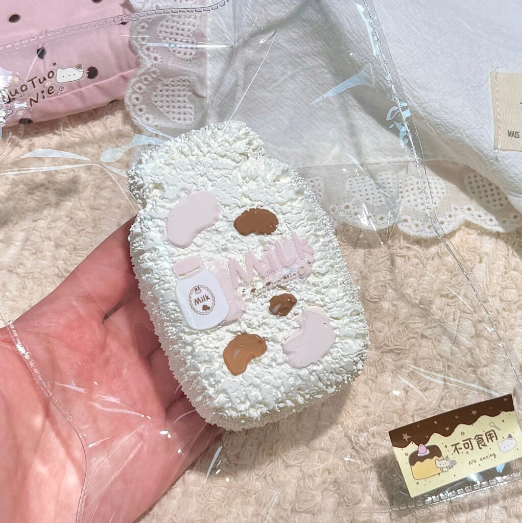 328005 TuoTuoNie Chocolate Berry Milk Bottle (Soft Cream Clay Texture Series) / TuoTuoNie チョコベリーのミルクボトル (ソフトクリームクレイ触感シリーズ)