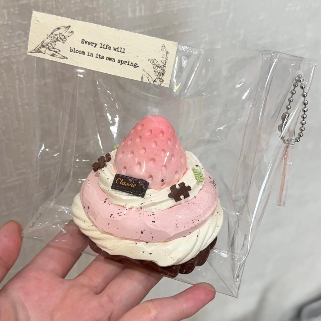 4008 Strawberry Nama Chocolate Snow Puff (Glutinous Rice Clay Texture Series) / いちご生チョコスノーパフ (もち米クレイ触感シリーズ)