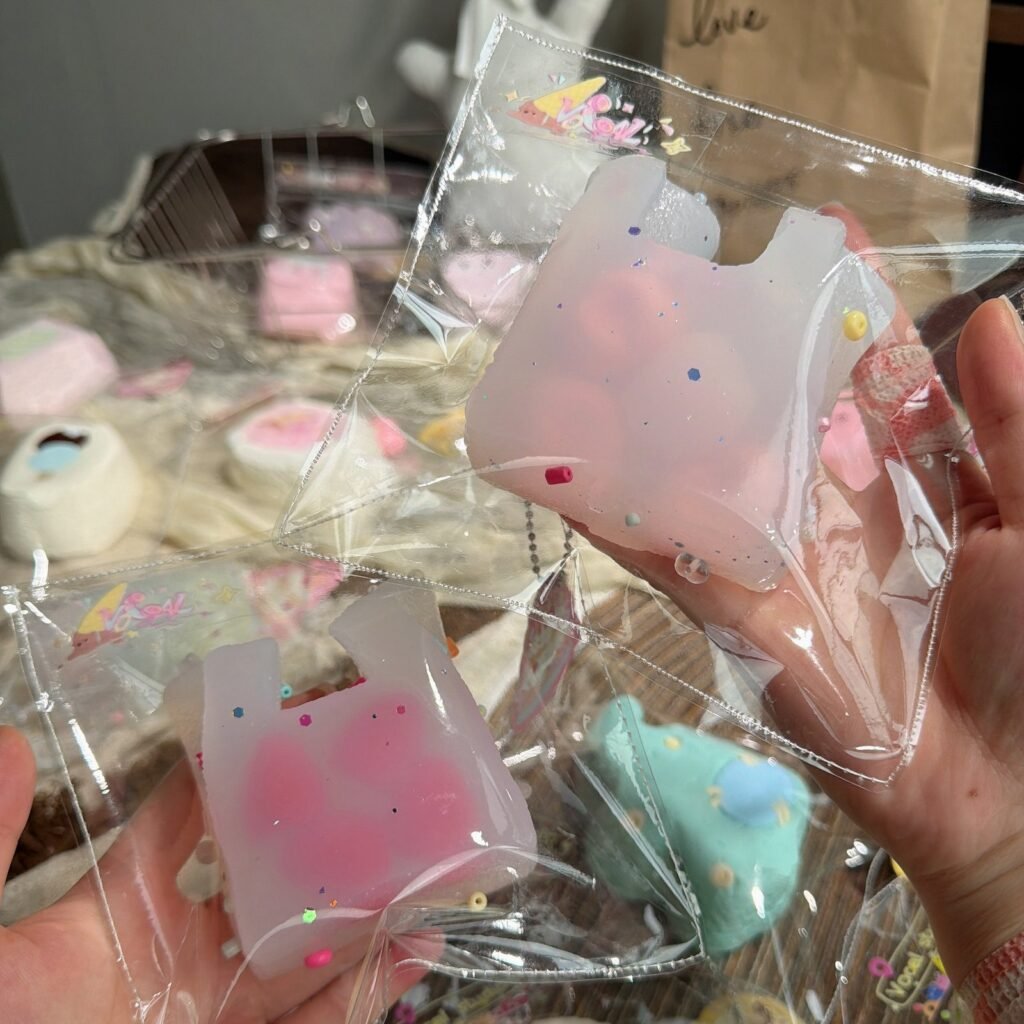 40014 Vocal Bag of Strawberries (Baked Milk Clay Texture Series) / Vocal いちごの袋詰め (焼きミルククレイ触感シリーズ)