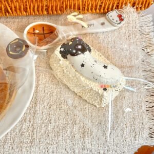 248001 W Qiqi Guaiguai Chocolate Banana Rice Ball (Lazy Cream Texture Series) / w奇奇怪怪 巧克力香蕉饭团 (懒奶油触感系列)