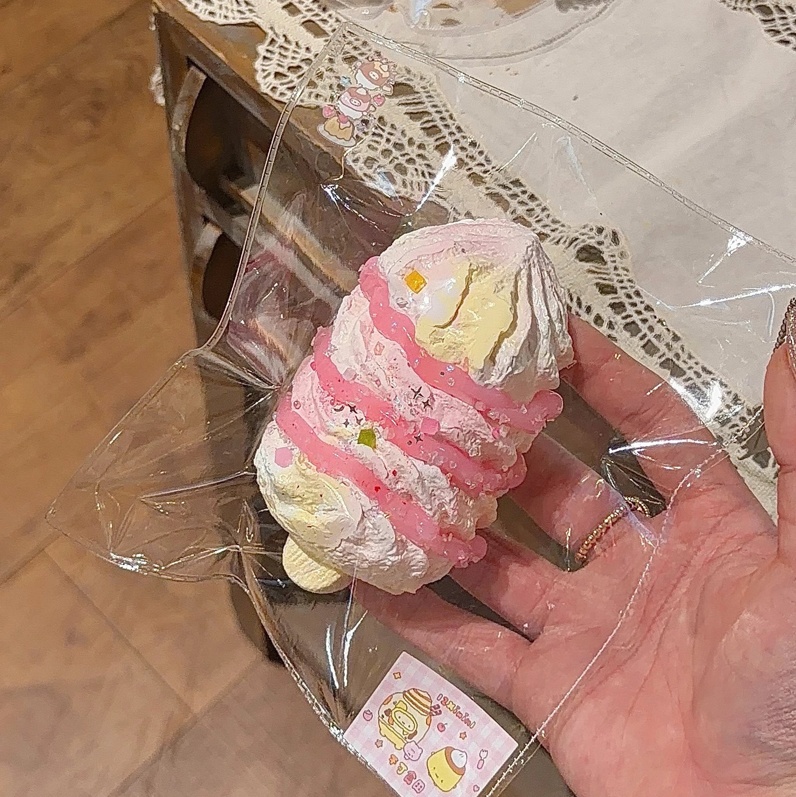 107077 12Xininl Strawberry Jelly Ice Cream (Glutinous Cream Texture Series) / 12Xininl捏捏小店 いちごゼリーアイスクリーム (もちクリーム触感シリーズ)