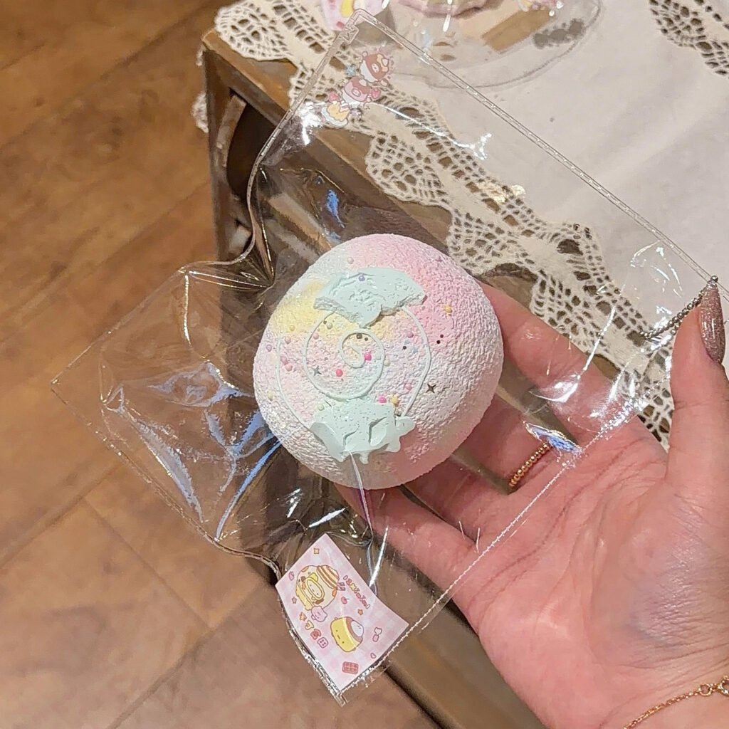 107081 12Xininl Strawberry Sea Salt Chubby Bread (Glutinous Cream Texture Series) / 12Xininl捏捏小店 いちごシーソルトふっくらパン (もちクリーム触感シリーズ)