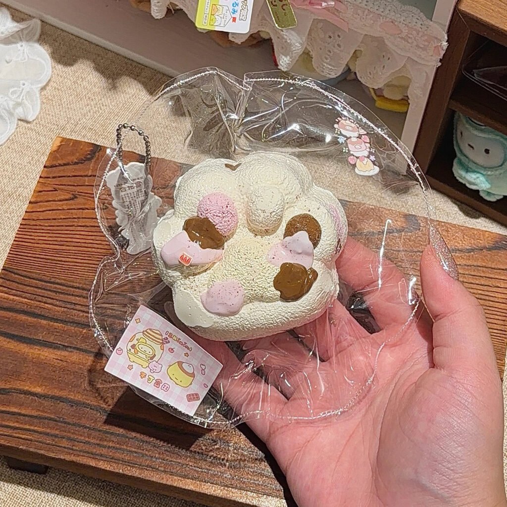 107086 12Xininl Strawberry Chocolate Velvet Cat Paw (Glutinous Cream Texture Series) / 12Xininl捏捏小店 いちごチョコベルベットねこ肉球 (もちクリーム触感シリーズ)