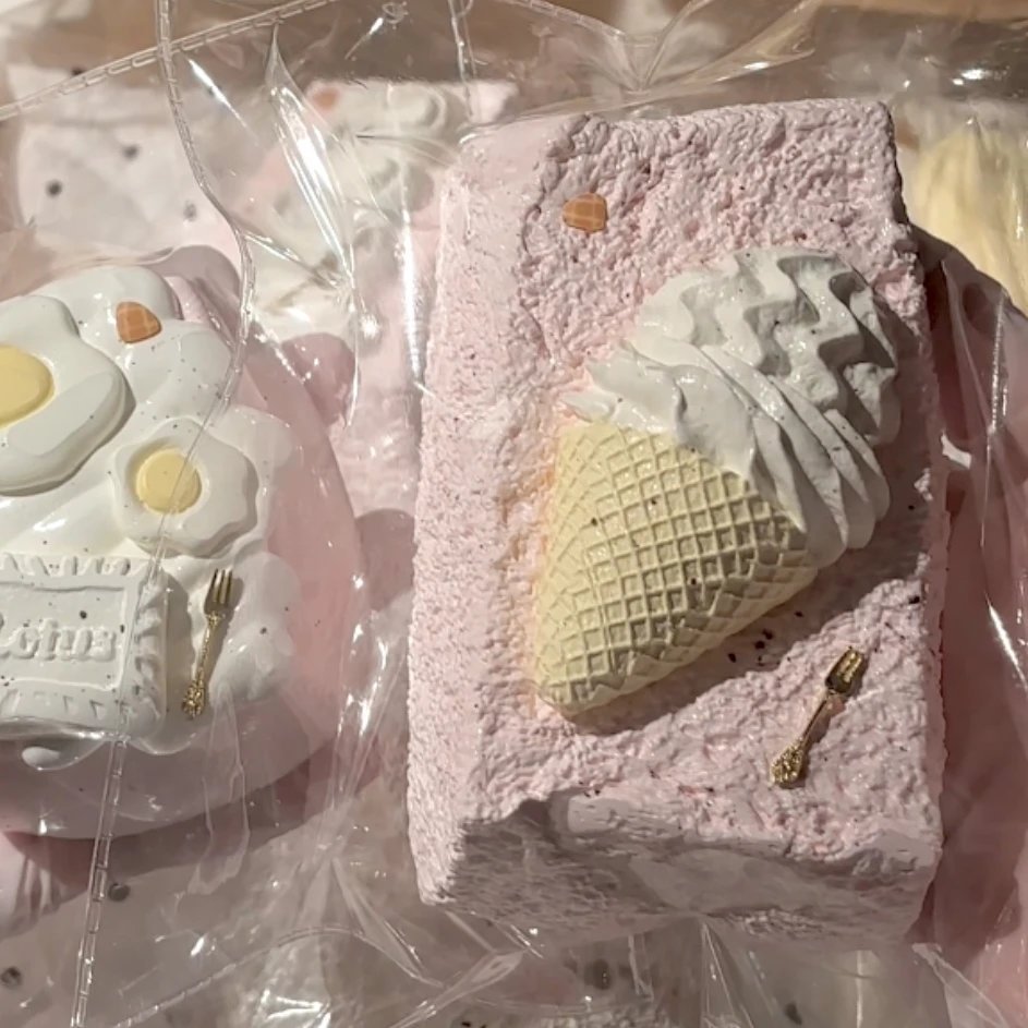 186015 Yumi Nian Nian Ice Cream Long Toast (Cream Clay Texture Series) / Yumi捏捏 アイスクリームロングトースト (クリームクレイ触感シリーズ)