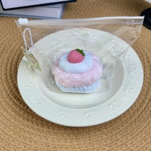 268001 Zhao Zhao Handmade Sea Salt Strawberry Cake (Food-Grade Silicone Texture Series) / 招招手作 海盐草莓蛋糕 (食品级硅胶触感系列)