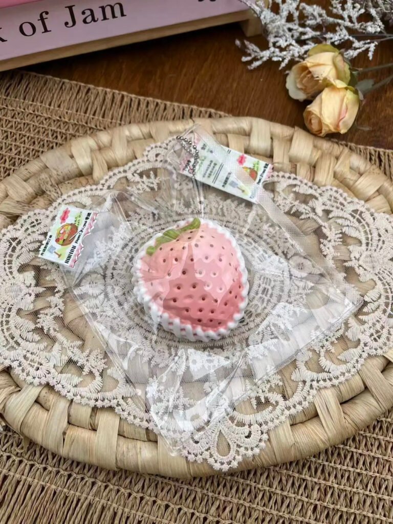 272046 3Treas Mini Netted Pink Strawberry / 3Treas Mini网兜粉草莓