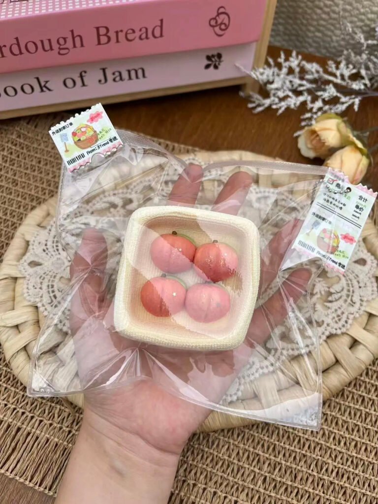 272070 3Treas Boxed Peaches / 3Treas 一盒桃子