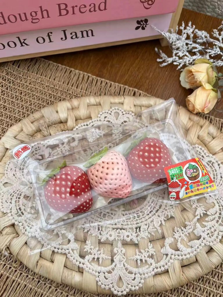 272076 3Treas Boxed Strawberries / 3Treas 一盒草莓